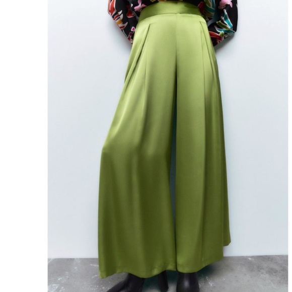 Zara Pants - Zara Olive Green Wide-Leg Pleated Trousers Size S